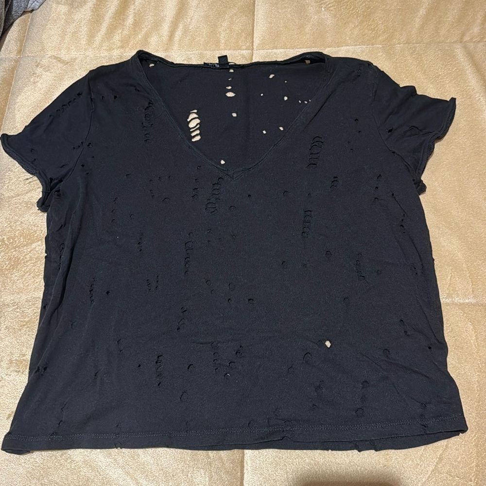 Cutout vneck black tee